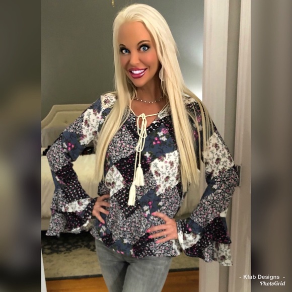 💕SALE!!! Gray Quilt Print Bell Sleeve Tunic! - Picture 2 of 3